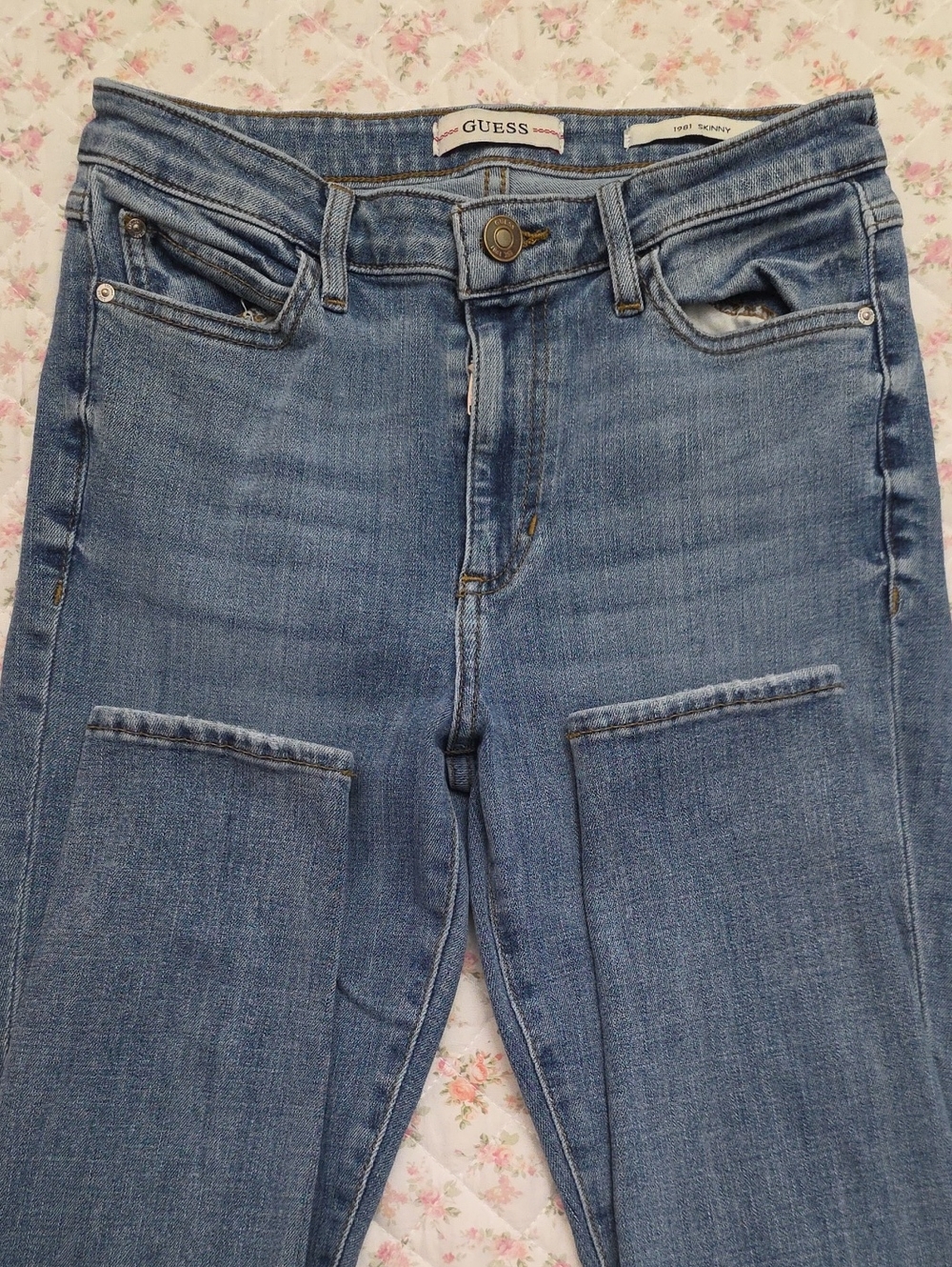 GUESS Women's Light Blue Skinny Jeans